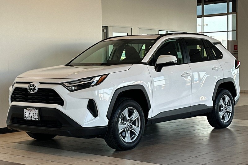 Toyota RAV4 Vehicle Full-screen Gallery Image 08