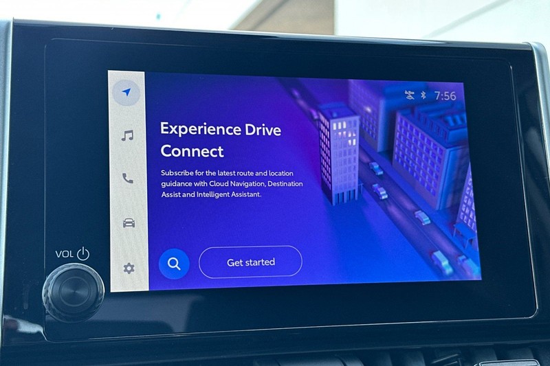 Toyota RAV4 Vehicle Full-screen Gallery Image 19