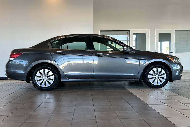 Honda Accord Sedan Vehicle Full-screen Gallery Image 03