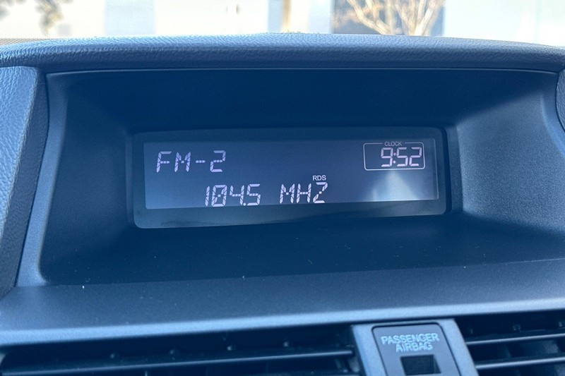 Honda Accord Sedan Vehicle Full-screen Gallery Image 17