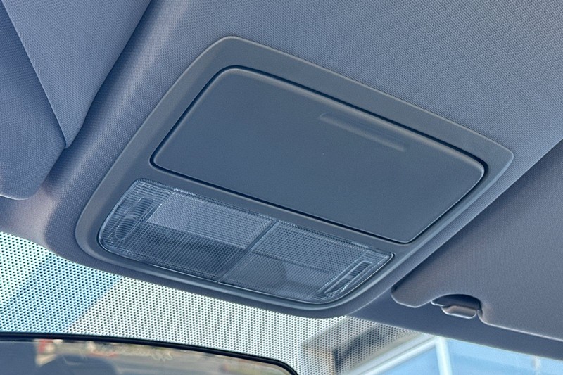 Honda Accord Sedan Vehicle Full-screen Gallery Image 24