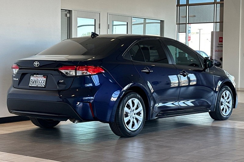 Toyota Corolla Vehicle Full-screen Gallery Image 04