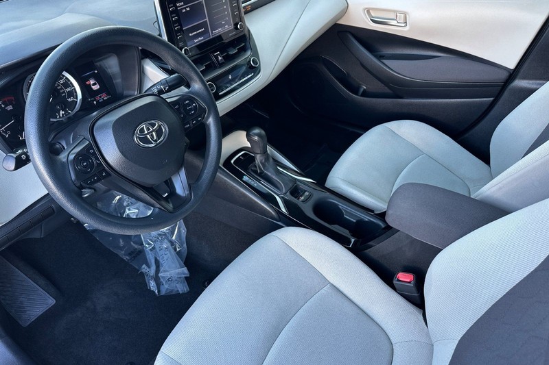 Toyota Corolla Vehicle Full-screen Gallery Image 10