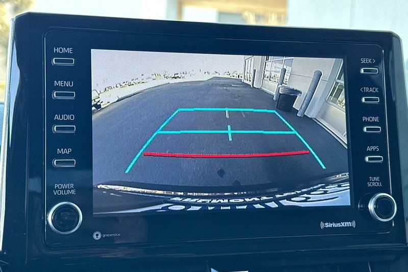 Toyota Corolla Vehicle Full-screen Gallery Image 18