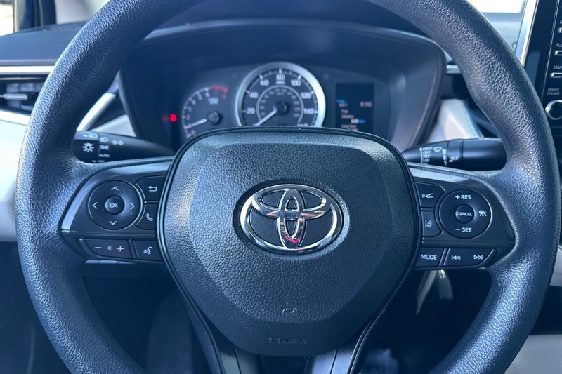 Toyota Corolla Vehicle Full-screen Gallery Image 21