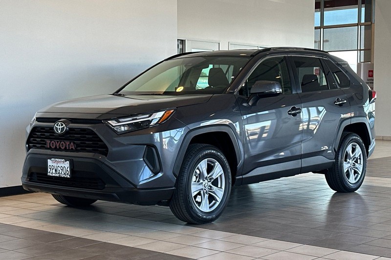 Toyota RAV4 Vehicle Full-screen Gallery Image 08