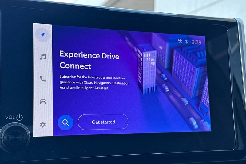 Toyota RAV4 Vehicle Full-screen Gallery Image 19