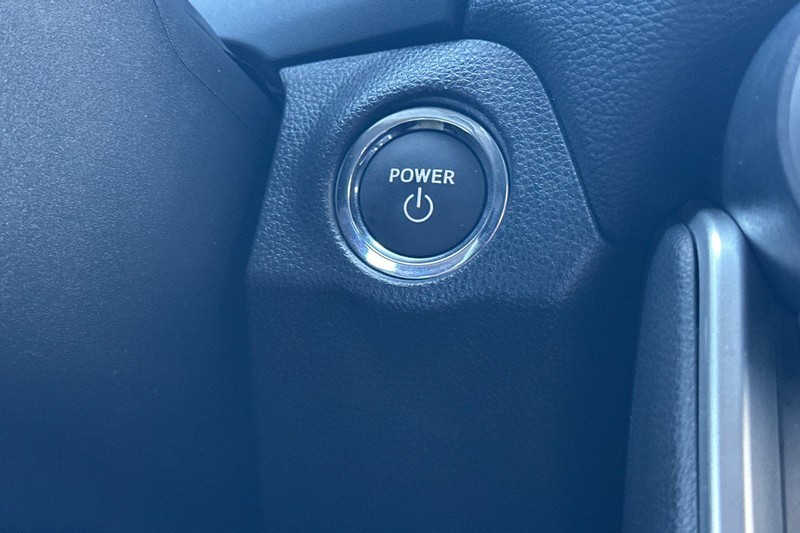 Toyota RAV4 Vehicle Full-screen Gallery Image 23