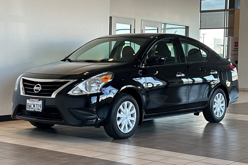 Nissan Versa Sedan Vehicle Full-screen Gallery Image 08