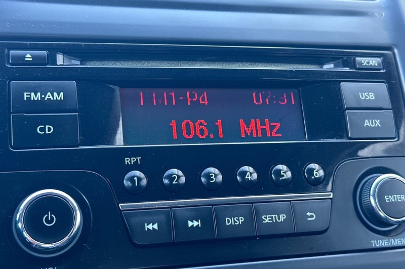 Nissan Versa Sedan Vehicle Full-screen Gallery Image 17