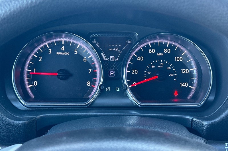 Nissan Versa Sedan Vehicle Full-screen Gallery Image 21