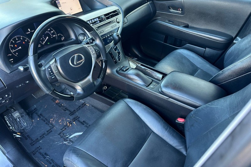 Lexus RX 350 Vehicle Full-screen Gallery Image 10