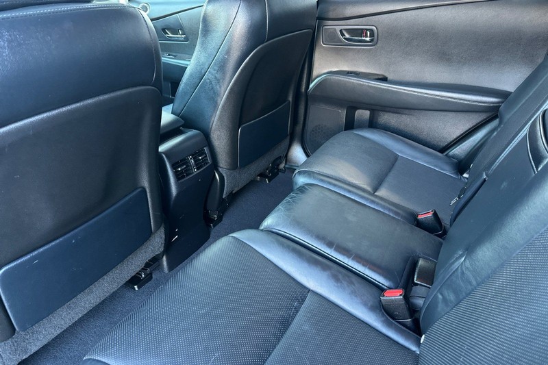 Lexus RX 350 Vehicle Full-screen Gallery Image 12