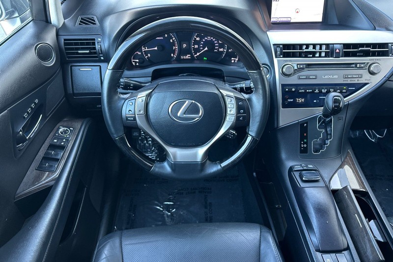 Lexus RX 350 Vehicle Full-screen Gallery Image 14