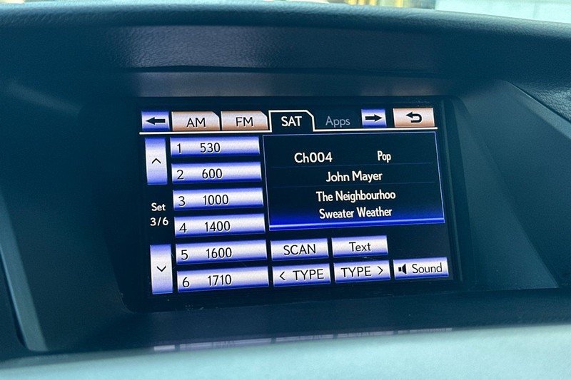 Lexus RX 350 Vehicle Full-screen Gallery Image 18