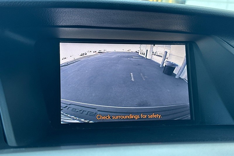 Lexus RX 350 Vehicle Full-screen Gallery Image 20