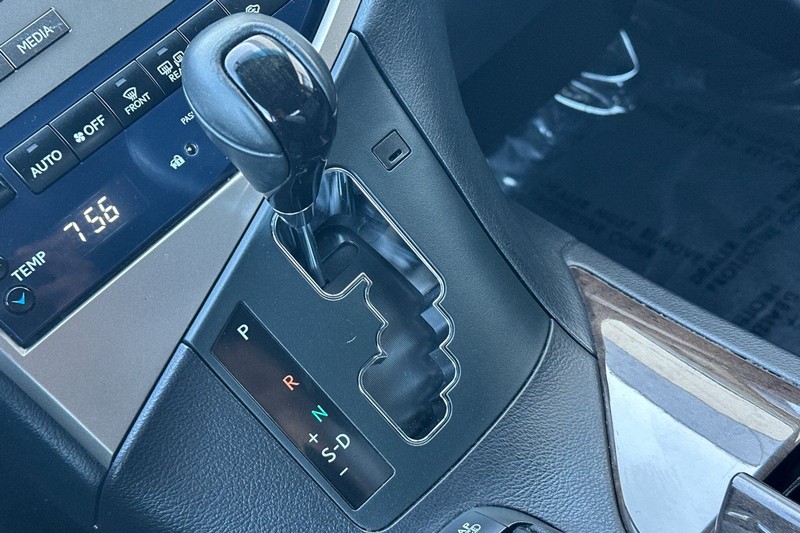 Lexus RX 350 Vehicle Full-screen Gallery Image 22