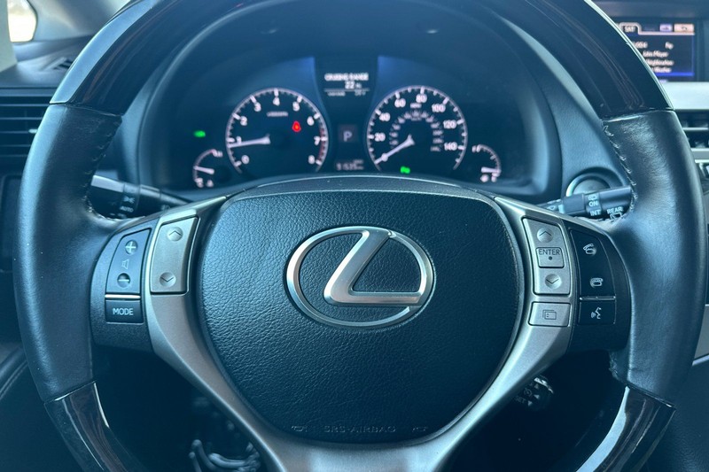 Lexus RX 350 Vehicle Full-screen Gallery Image 24