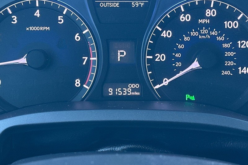 Lexus RX 350 Vehicle Full-screen Gallery Image 26