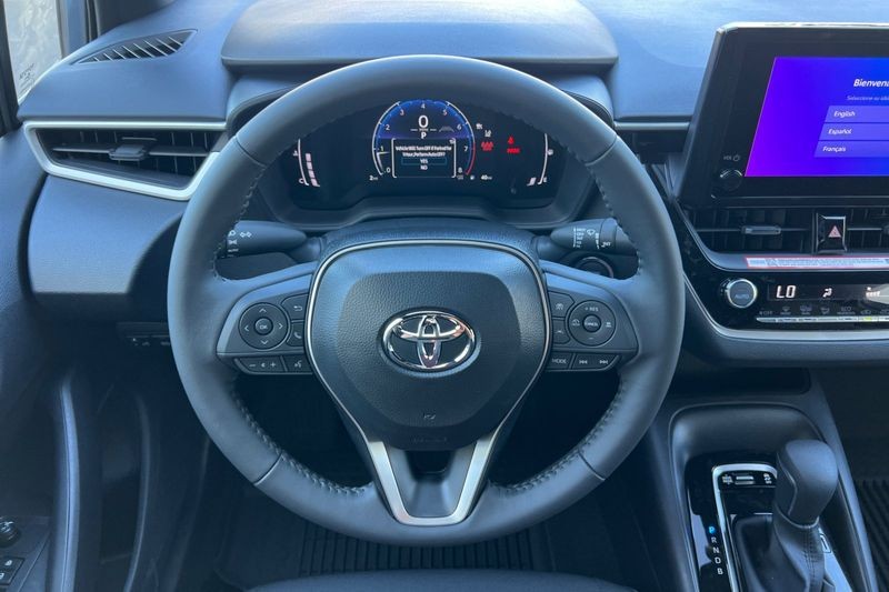 Toyota Corolla Vehicle Full-screen Gallery Image 12