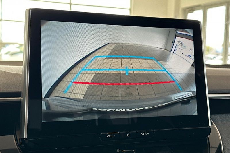 Toyota Corolla Vehicle Full-screen Gallery Image 16