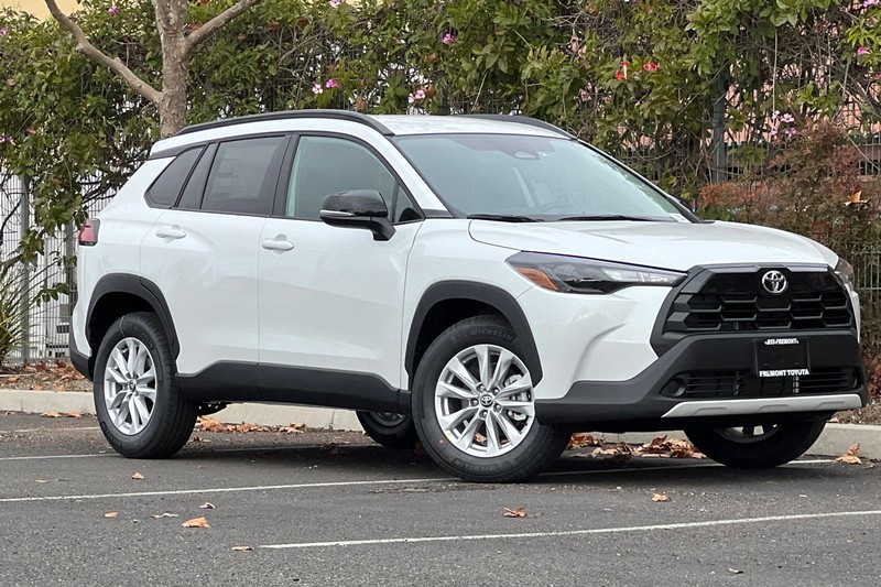 Toyota Corolla Cross Vehicle Full-screen Gallery Image 02