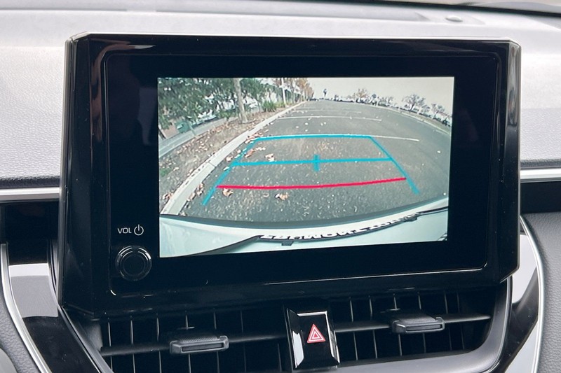 Toyota Corolla Cross Vehicle Full-screen Gallery Image 16