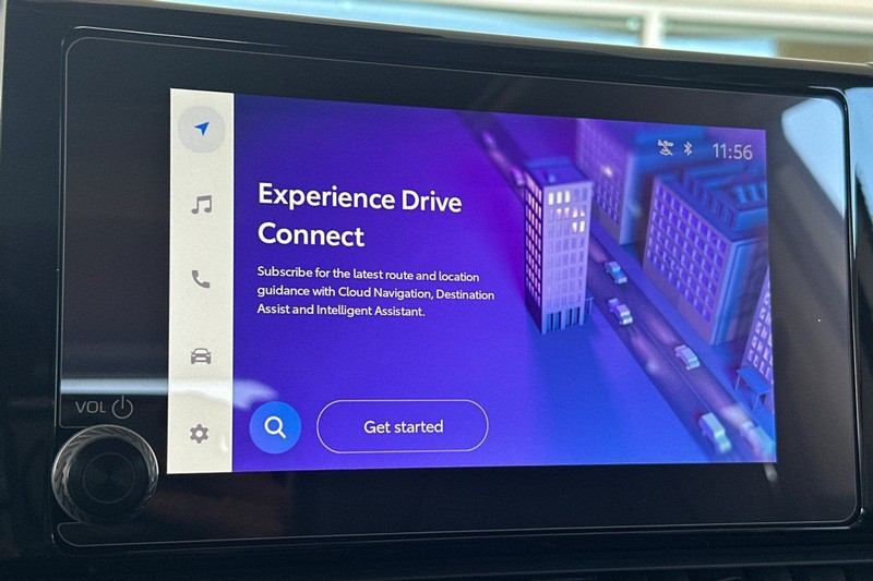 Toyota RAV4 Vehicle Full-screen Gallery Image 19