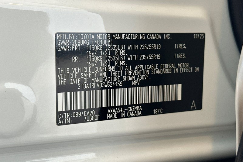 Toyota RAV4 Vehicle Full-screen Gallery Image 30