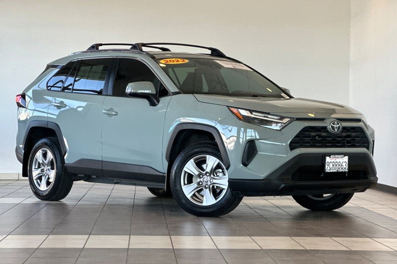 Toyota RAV4 Vehicle Full-screen Gallery Image 02