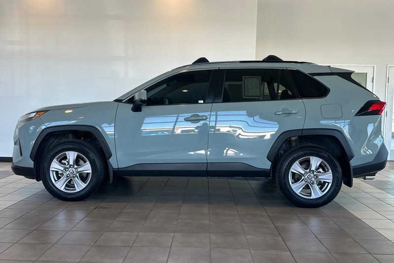 Toyota RAV4 Vehicle Full-screen Gallery Image 07