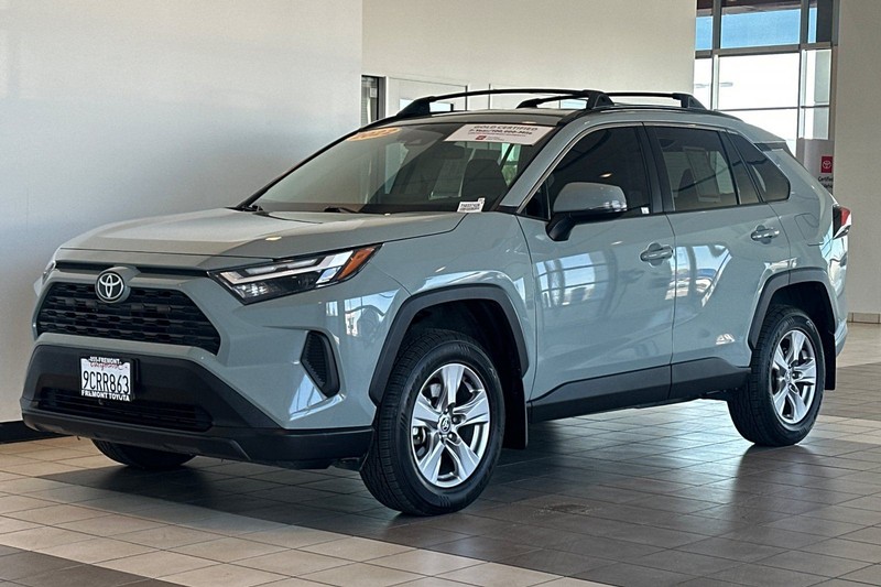 Toyota RAV4 Vehicle Full-screen Gallery Image 08