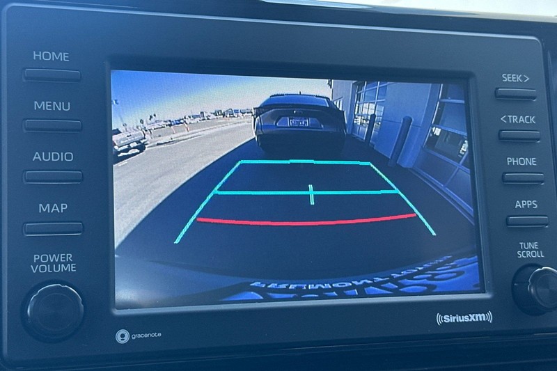 Toyota RAV4 Vehicle Full-screen Gallery Image 19