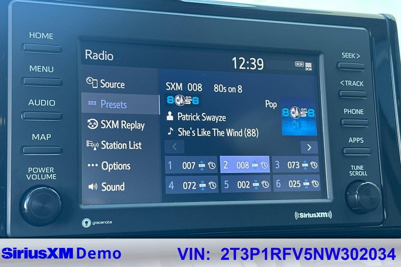 Toyota RAV4 Vehicle Full-screen Gallery Image 28