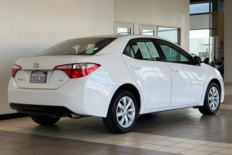 Toyota Corolla Vehicle Full-screen Gallery Image 04