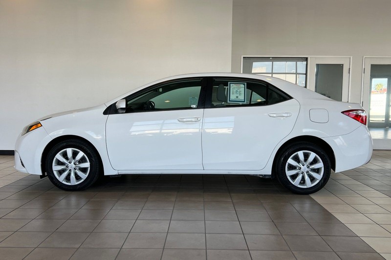 Toyota Corolla Vehicle Full-screen Gallery Image 07