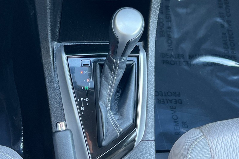 Toyota Corolla Vehicle Full-screen Gallery Image 20