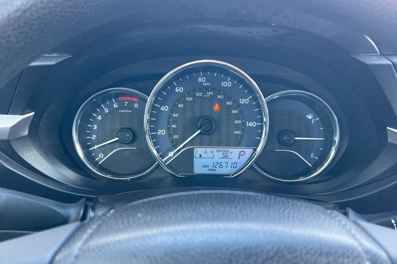 Toyota Corolla Vehicle Full-screen Gallery Image 22