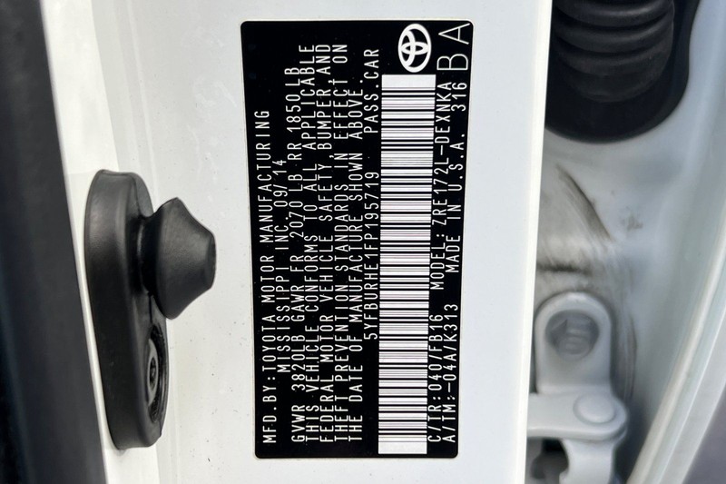 Toyota Corolla Vehicle Full-screen Gallery Image 26