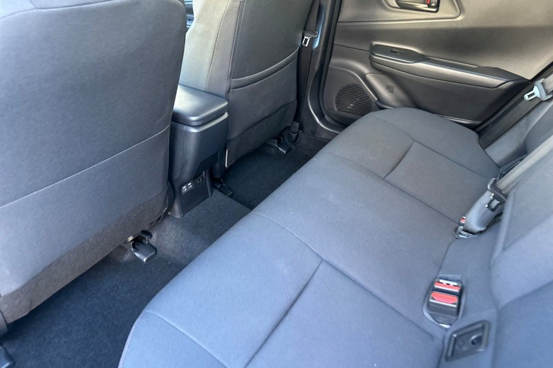 Toyota Prius Prime Vehicle Full-screen Gallery Image 12