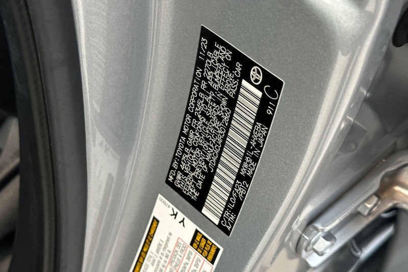 Toyota Prius Prime Vehicle Full-screen Gallery Image 29