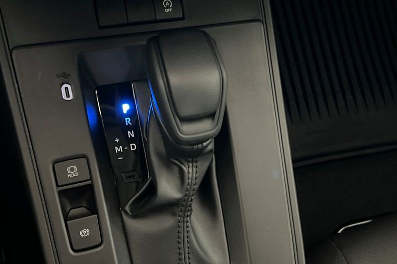 Toyota Corolla Cross Vehicle Full-screen Gallery Image 19