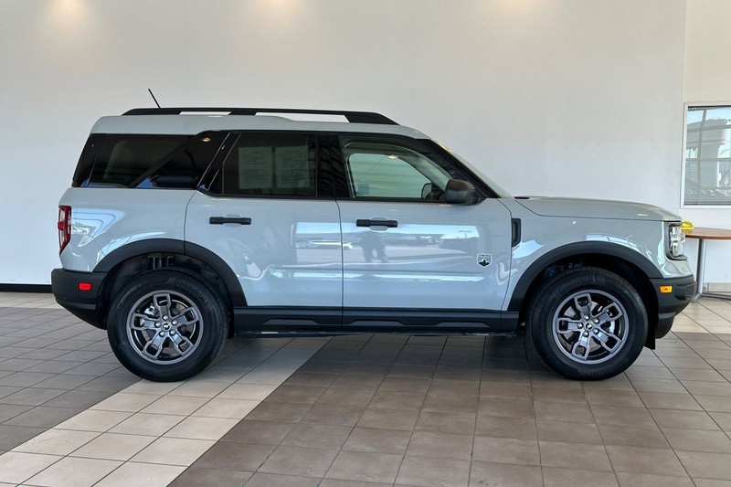 Ford Bronco Sport Vehicle Full-screen Gallery Image 03