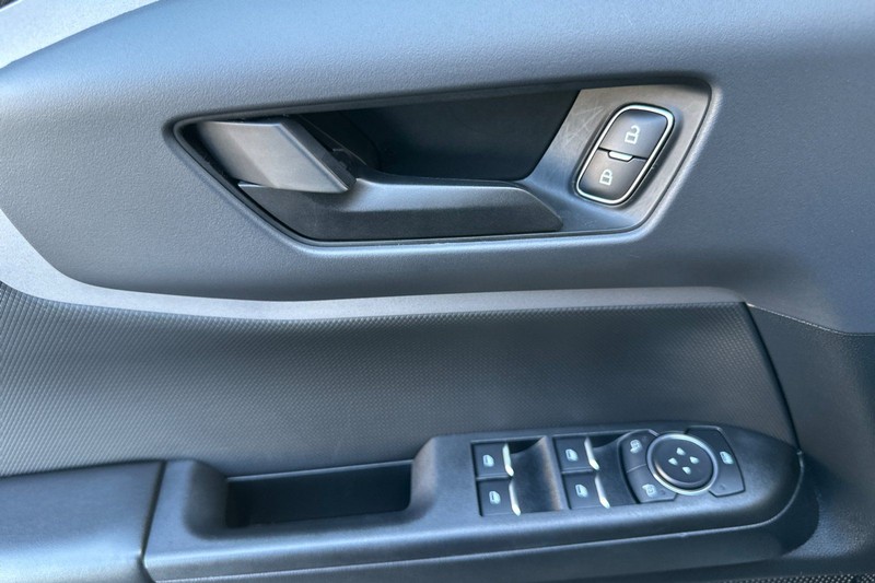 Ford Bronco Sport Vehicle Full-screen Gallery Image 11