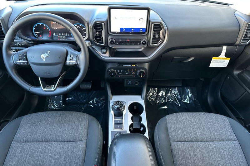 Ford Bronco Sport Vehicle Full-screen Gallery Image 13