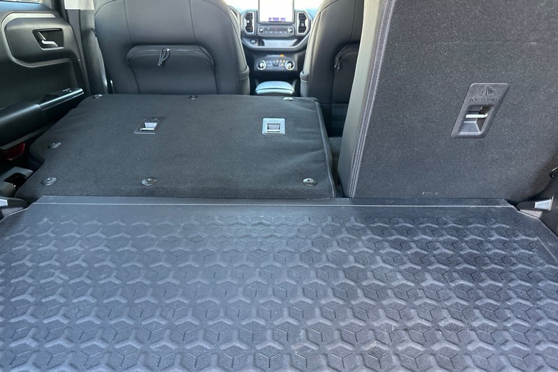 Ford Bronco Sport Vehicle Full-screen Gallery Image 15