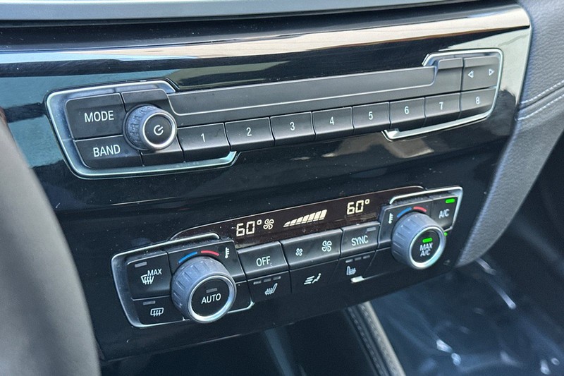 BMW X2 Vehicle Full-screen Gallery Image 21