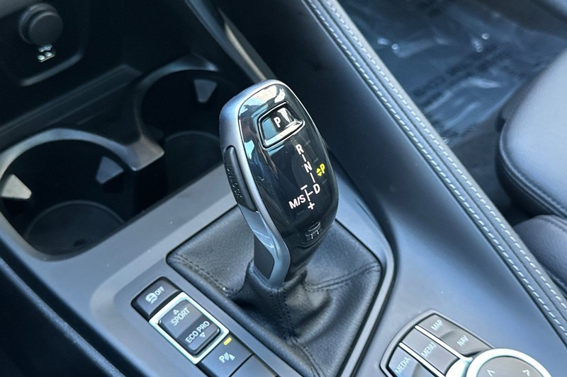 BMW X2 Vehicle Full-screen Gallery Image 22