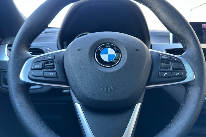 BMW X2 Vehicle Full-screen Gallery Image 24