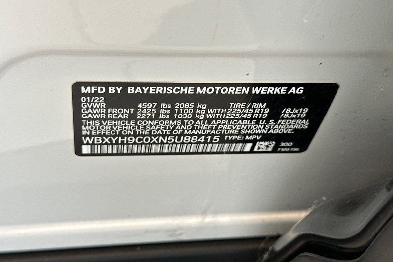 BMW X2 Vehicle Full-screen Gallery Image 30